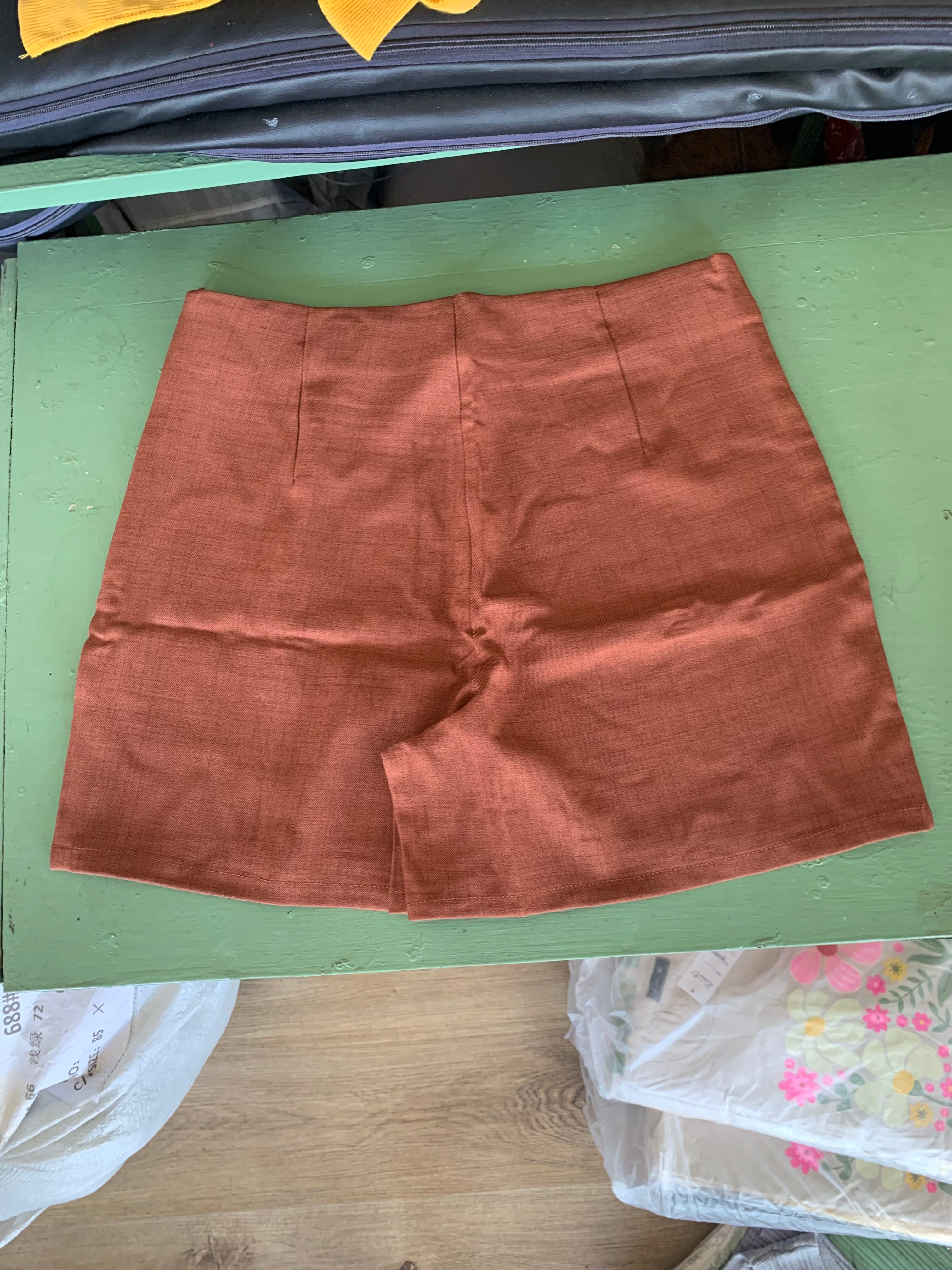 Skort slit