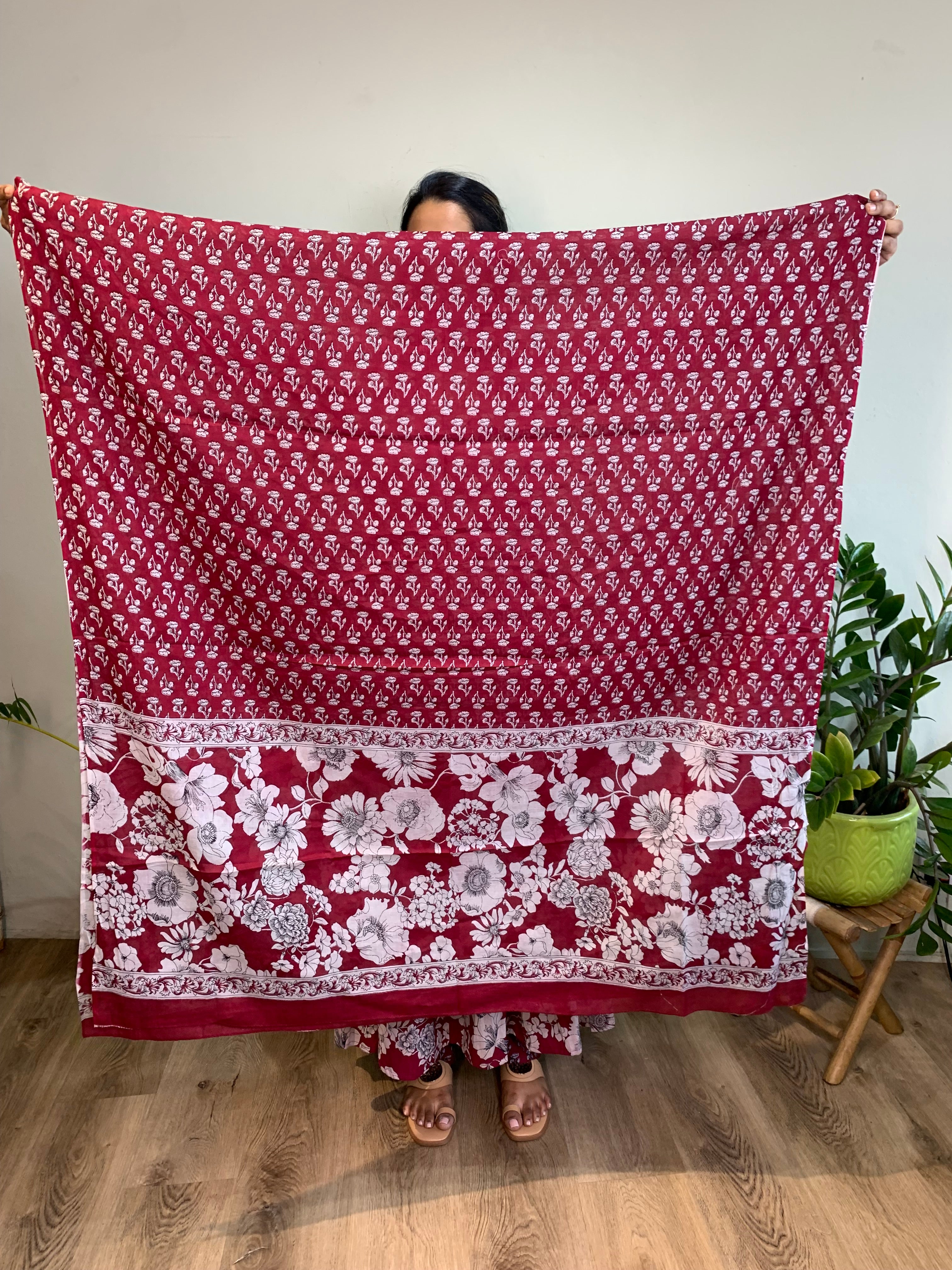 Nilu Churidar set