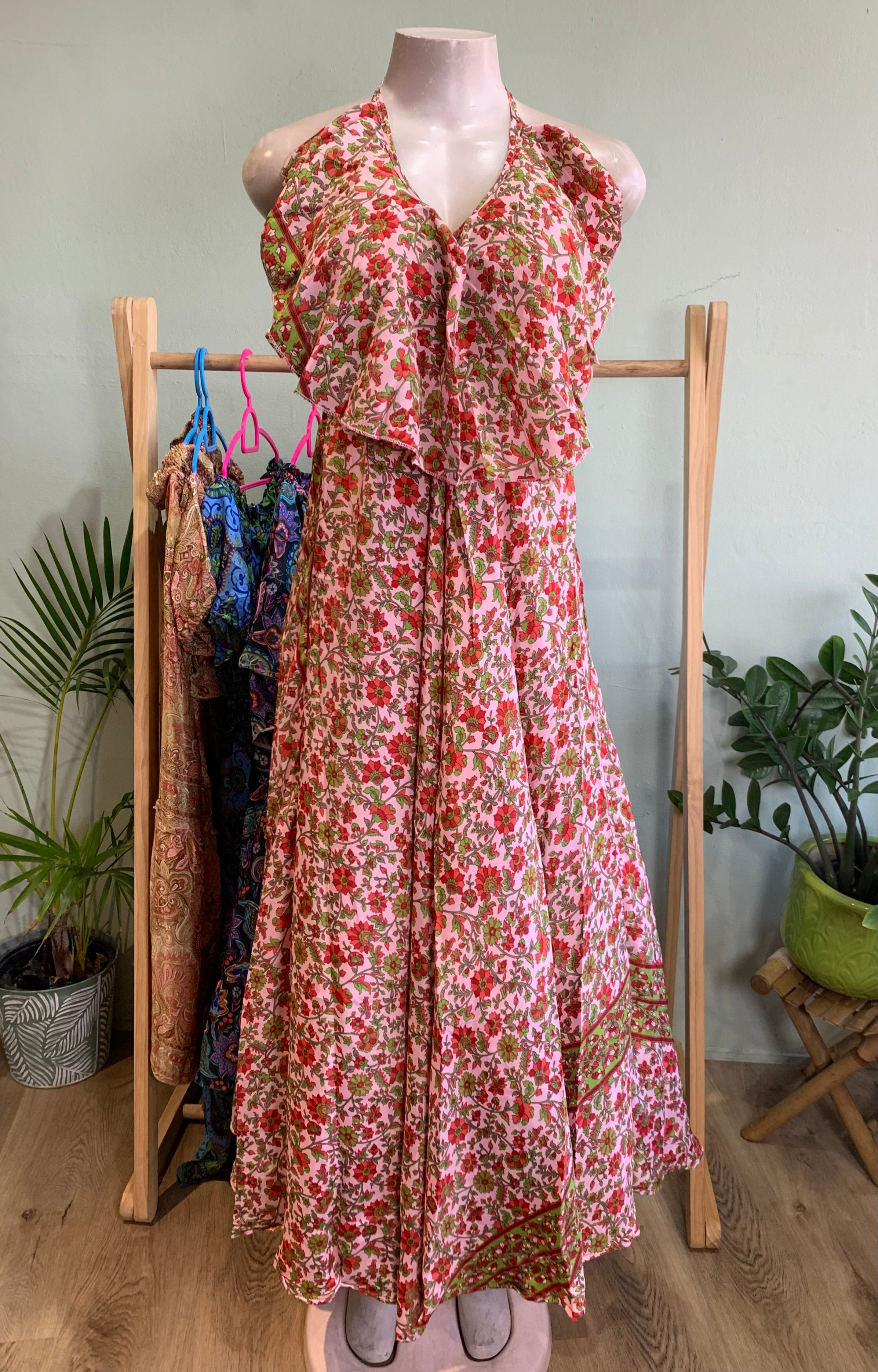 Backless dress