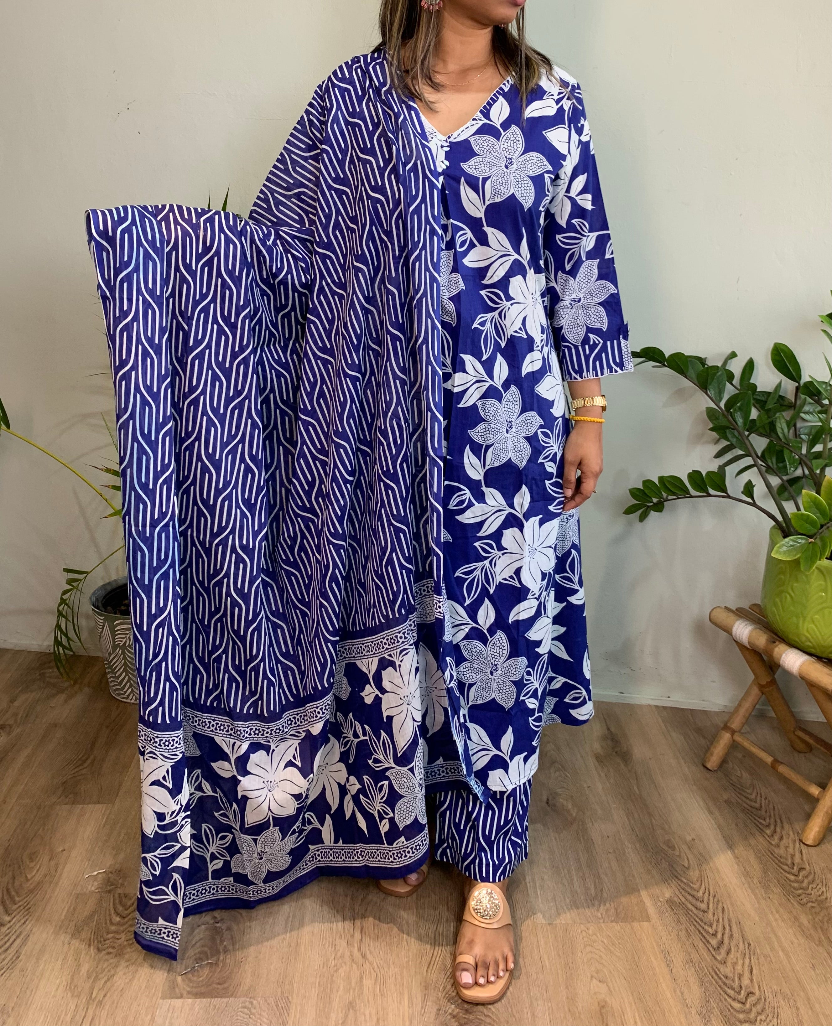 Yush Churidar set