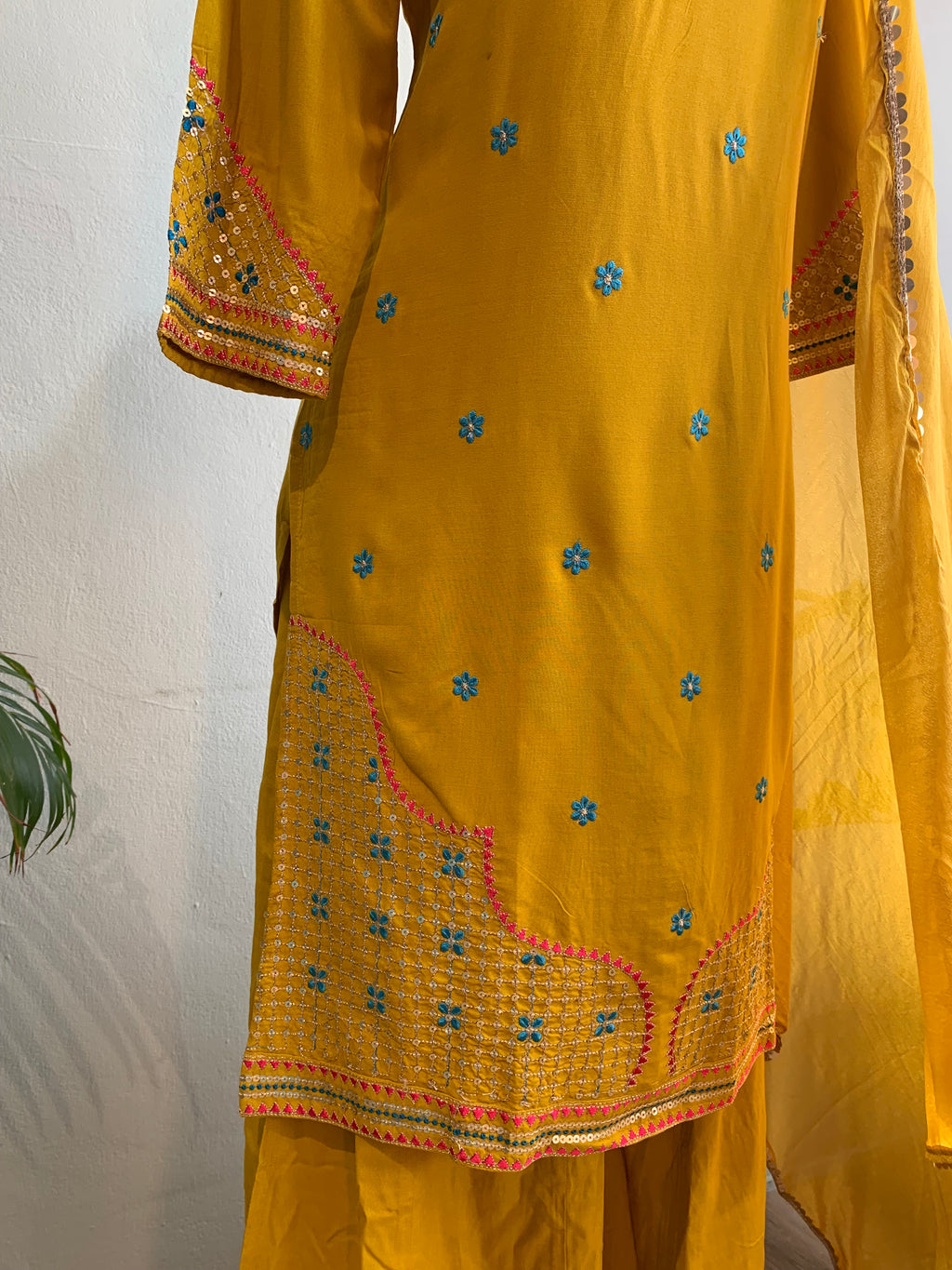 Zinta Churidar Set