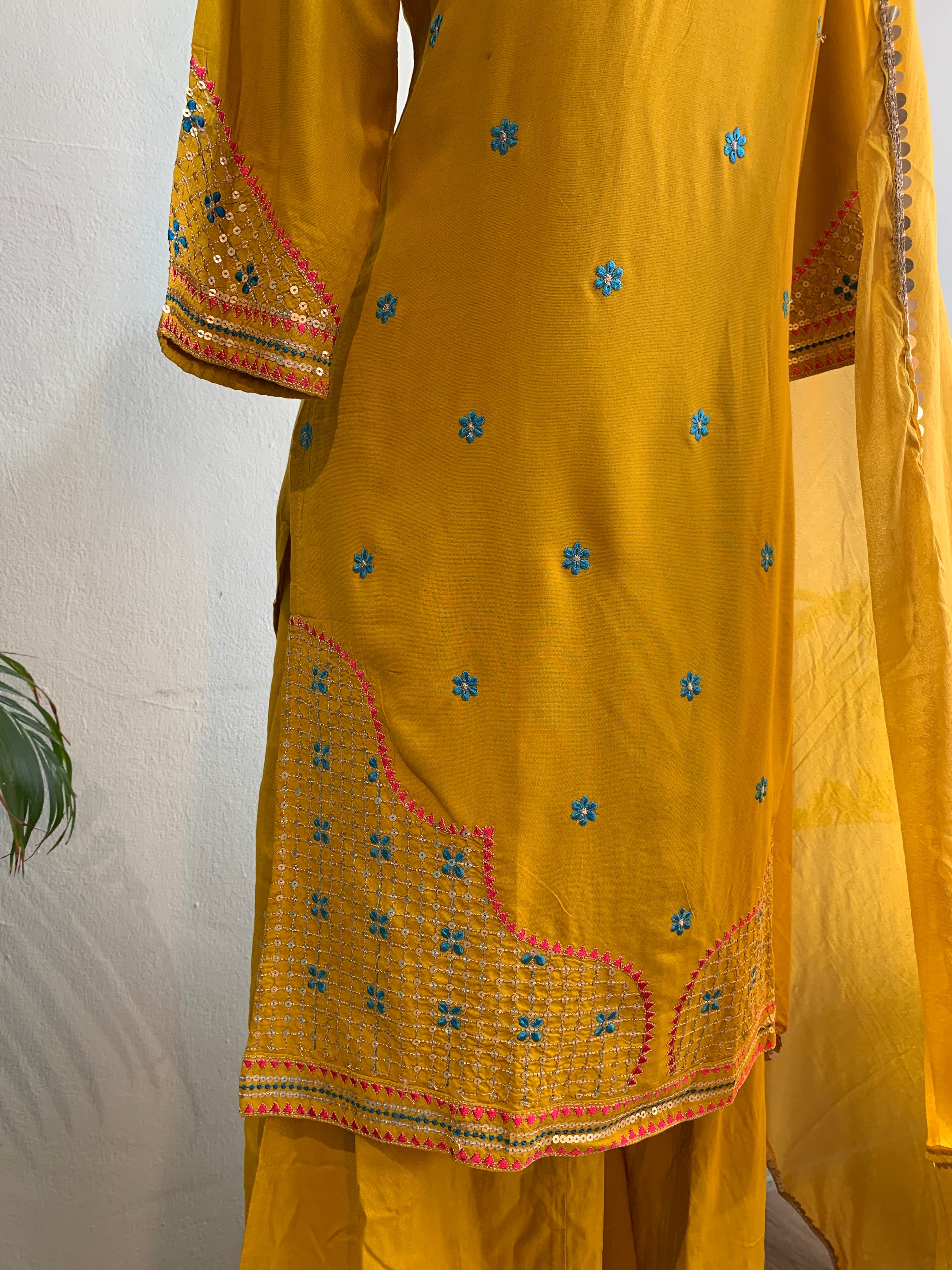 Zinta Churidar Set