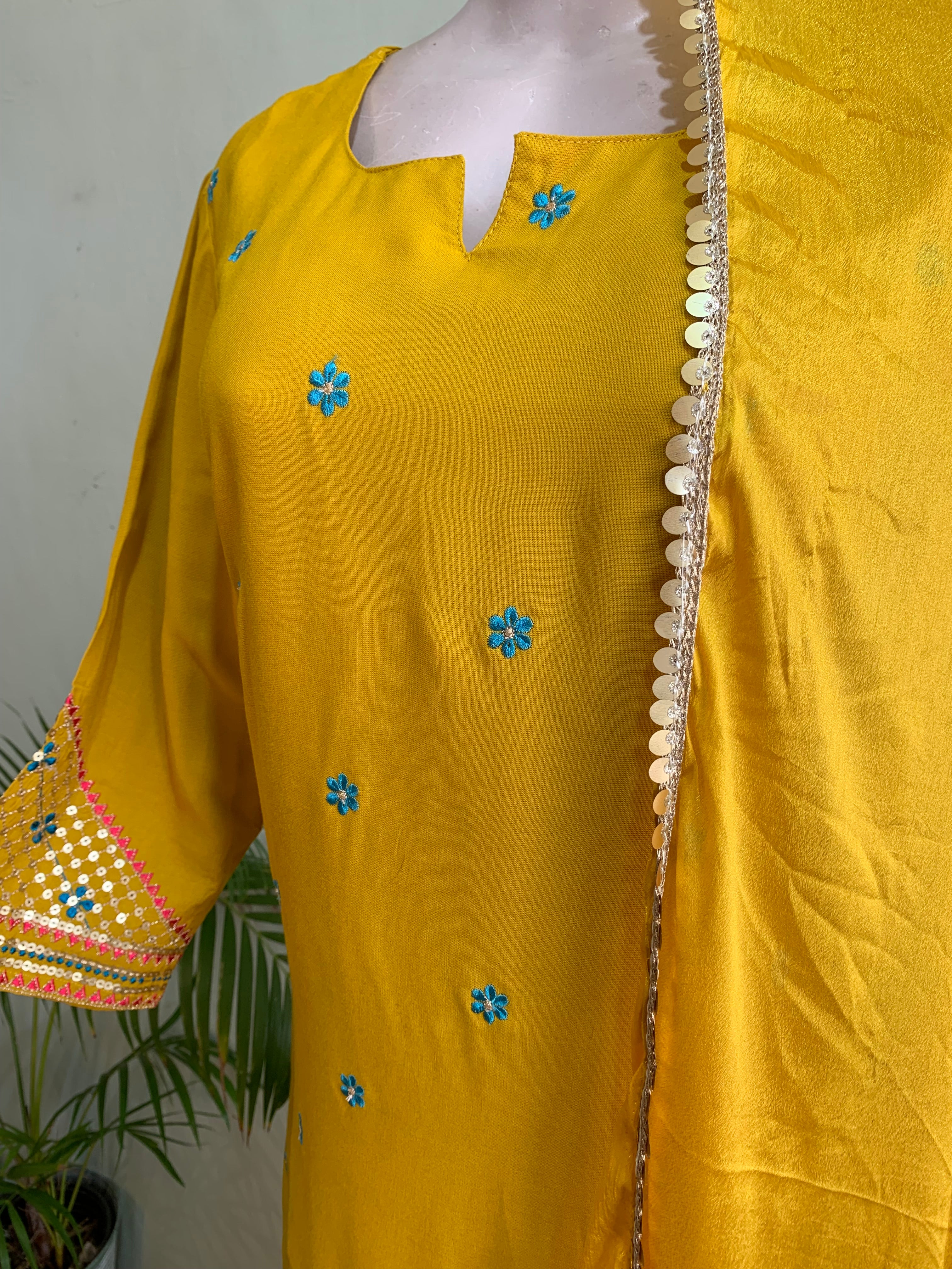 Zinta Churidar Set